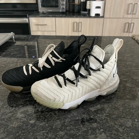 Lebron 16 Equality Away Foot Lebron 16 Equality White Lebron